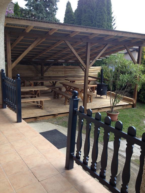 Ipoly Party-Haz Hotel Balassagyarmat Exterior foto